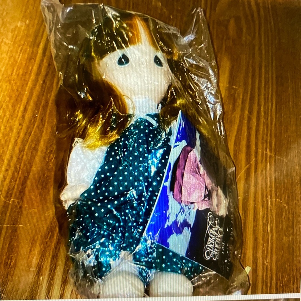 Shannon Irish Precious Moments around the World